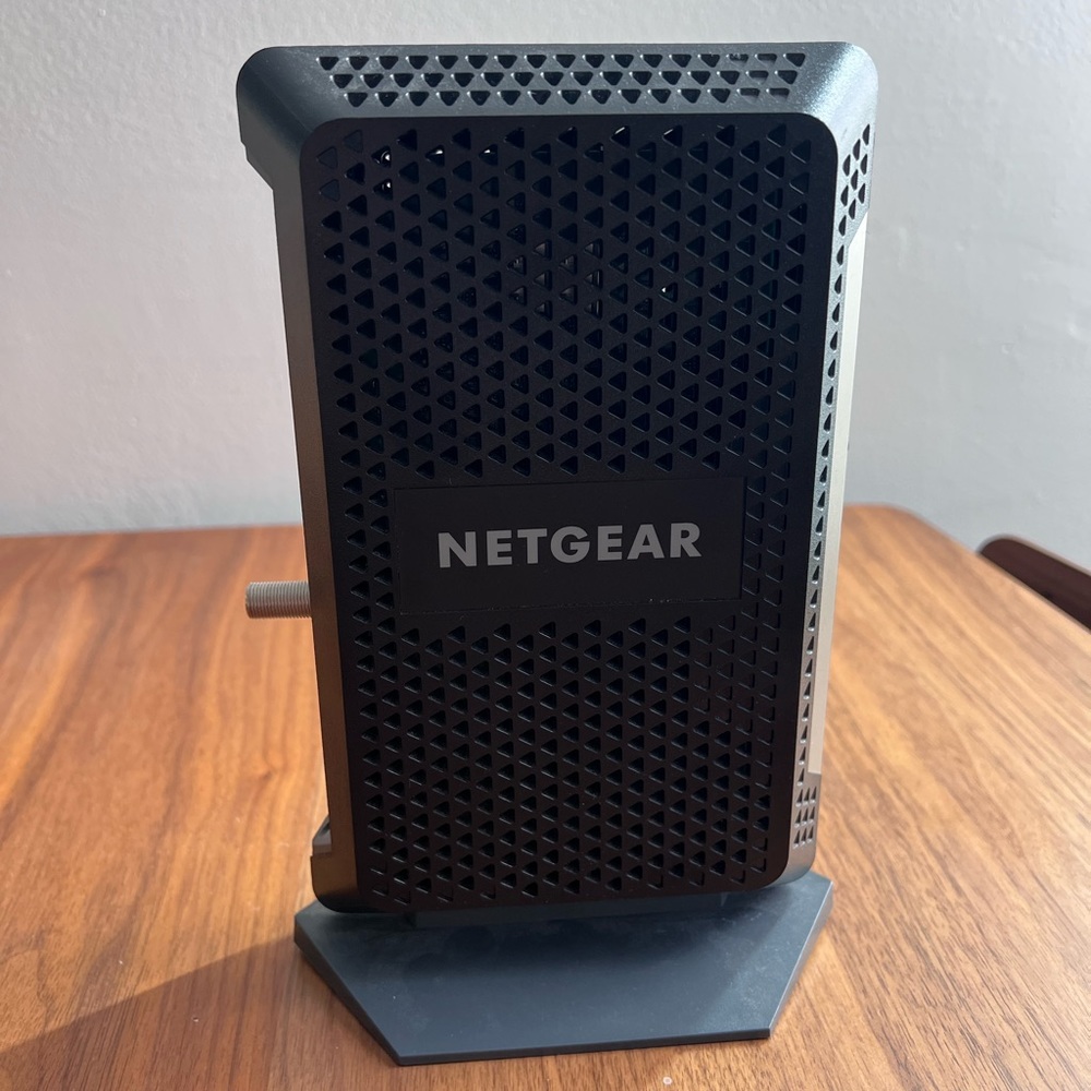Netgear Cable Modem. Model: CM1000v2